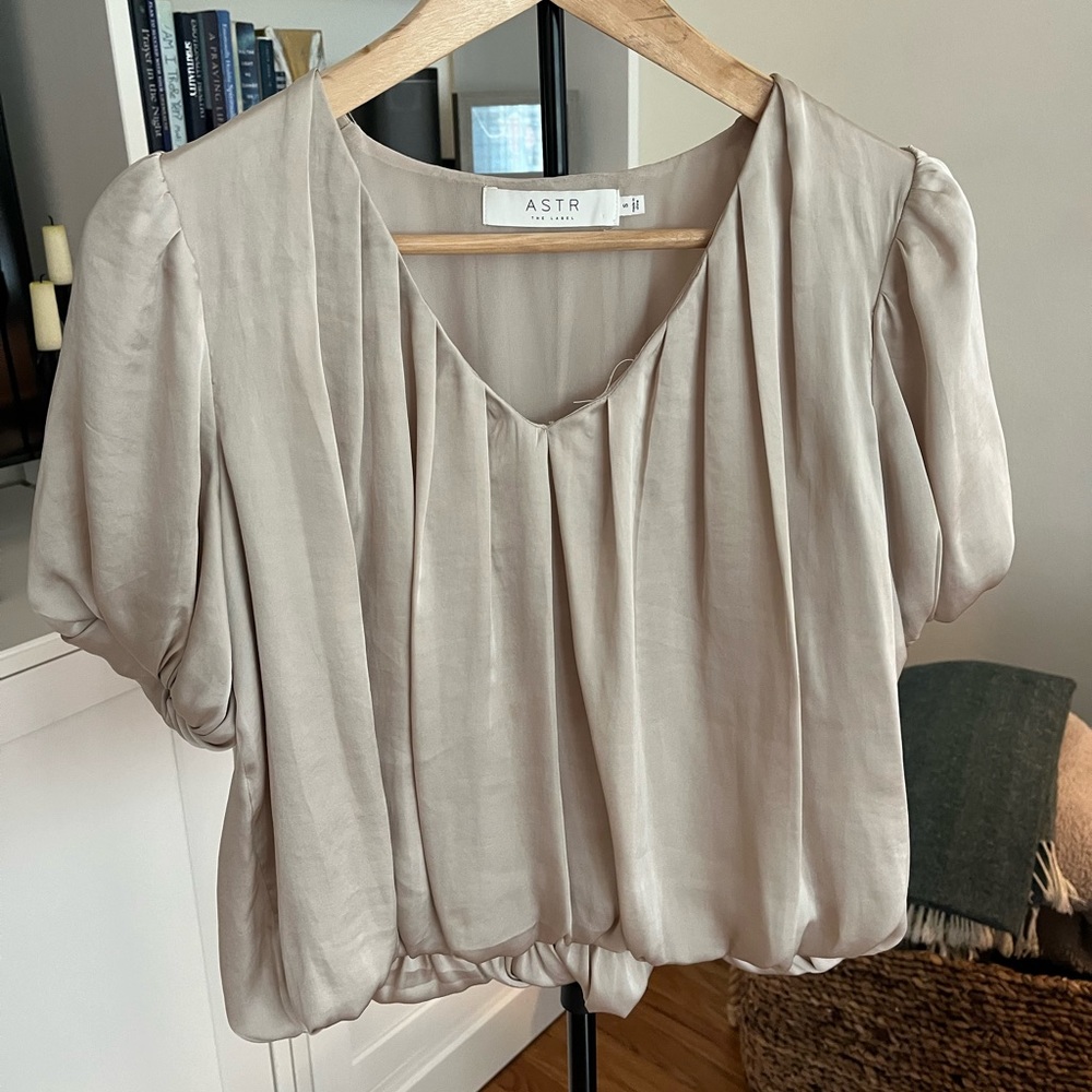 ASTR The Label Satin Bubble Top